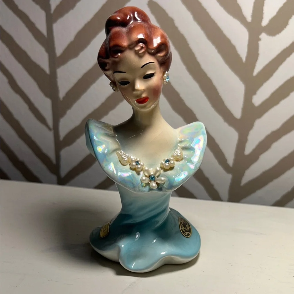 Vintage Porcelain Figurine, Fancy Lady w/ Earrings, Joseph Original, Japan, 5.5” - Picture 1 of 7